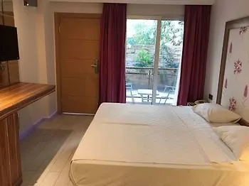 Cle Boutique Hotel 2*